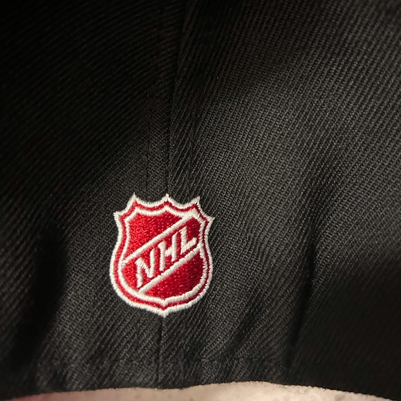 Chicago Blackhawks Fitted Size 7 1/2 - Picture 7 of 7